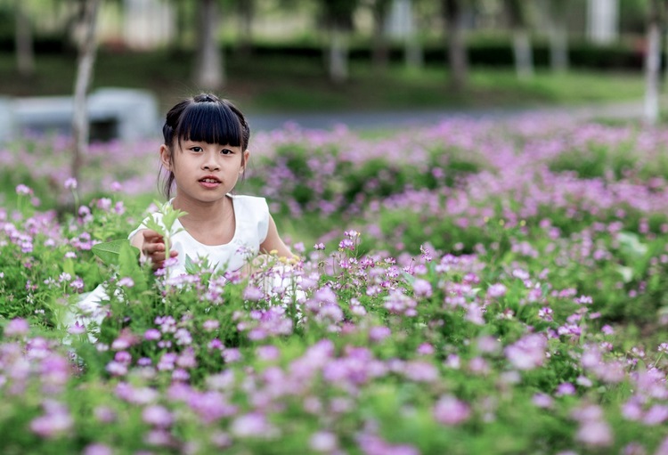 清纯户外母女温馨治愈养眼日常生活写真图片  第8张