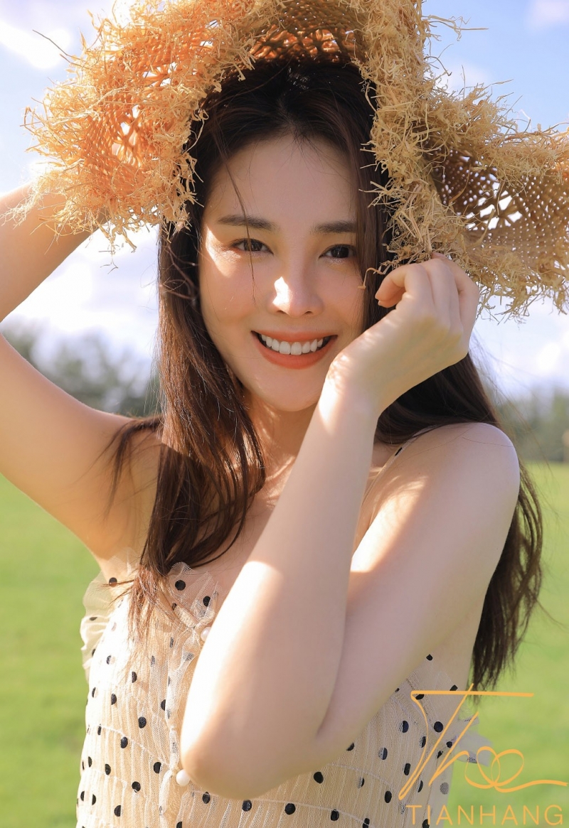 波点裙美女笑靥如花唯美性感写真  第9张