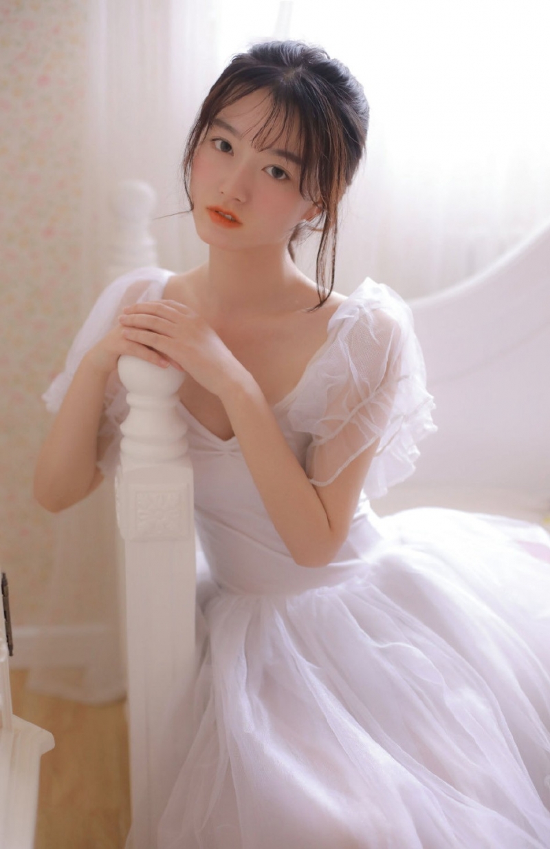 气质美女极品透视白纱裙唯美私照  第6张