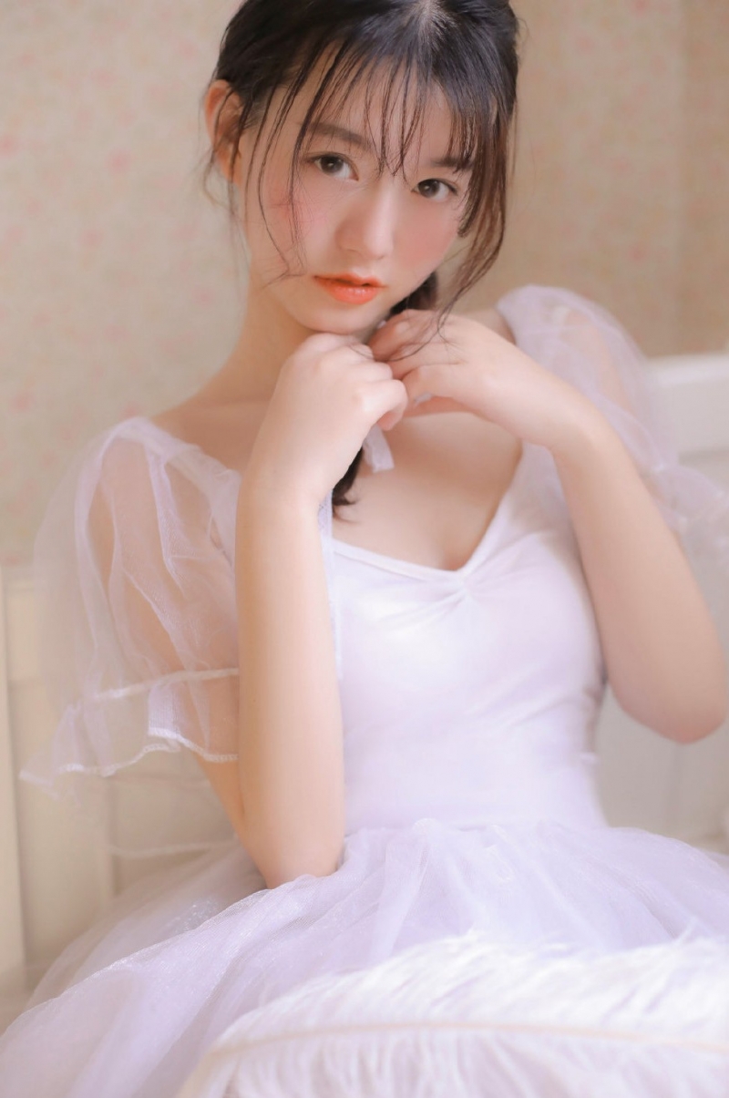 气质美女极品透视白纱裙唯美私照  第8张