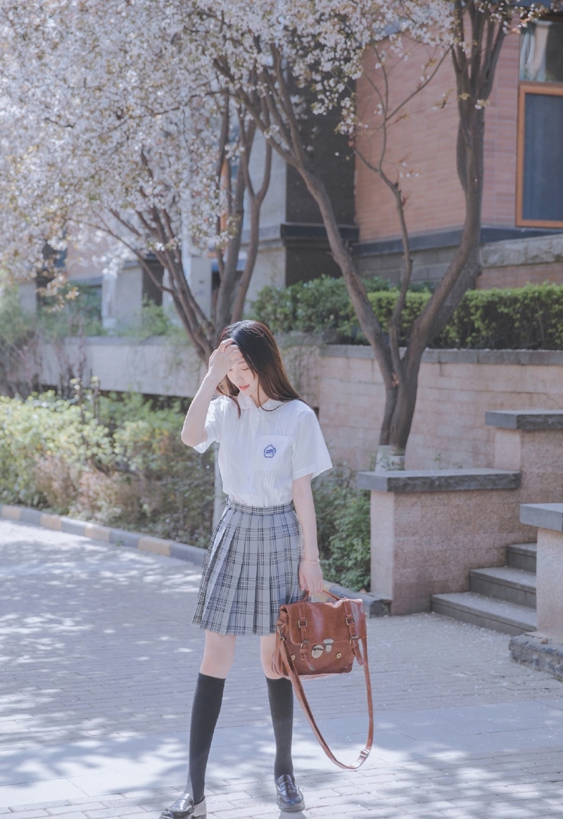 粉嫩小女生校园清纯写真照片  第2张