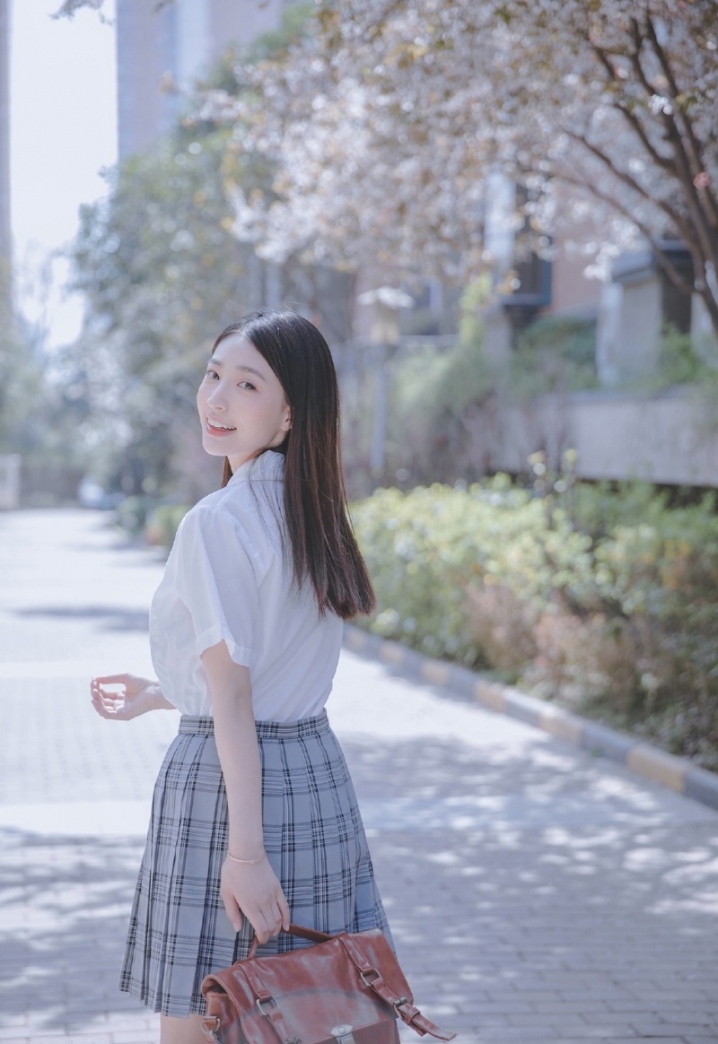 粉嫩小女生校园清纯写真照片  第9张