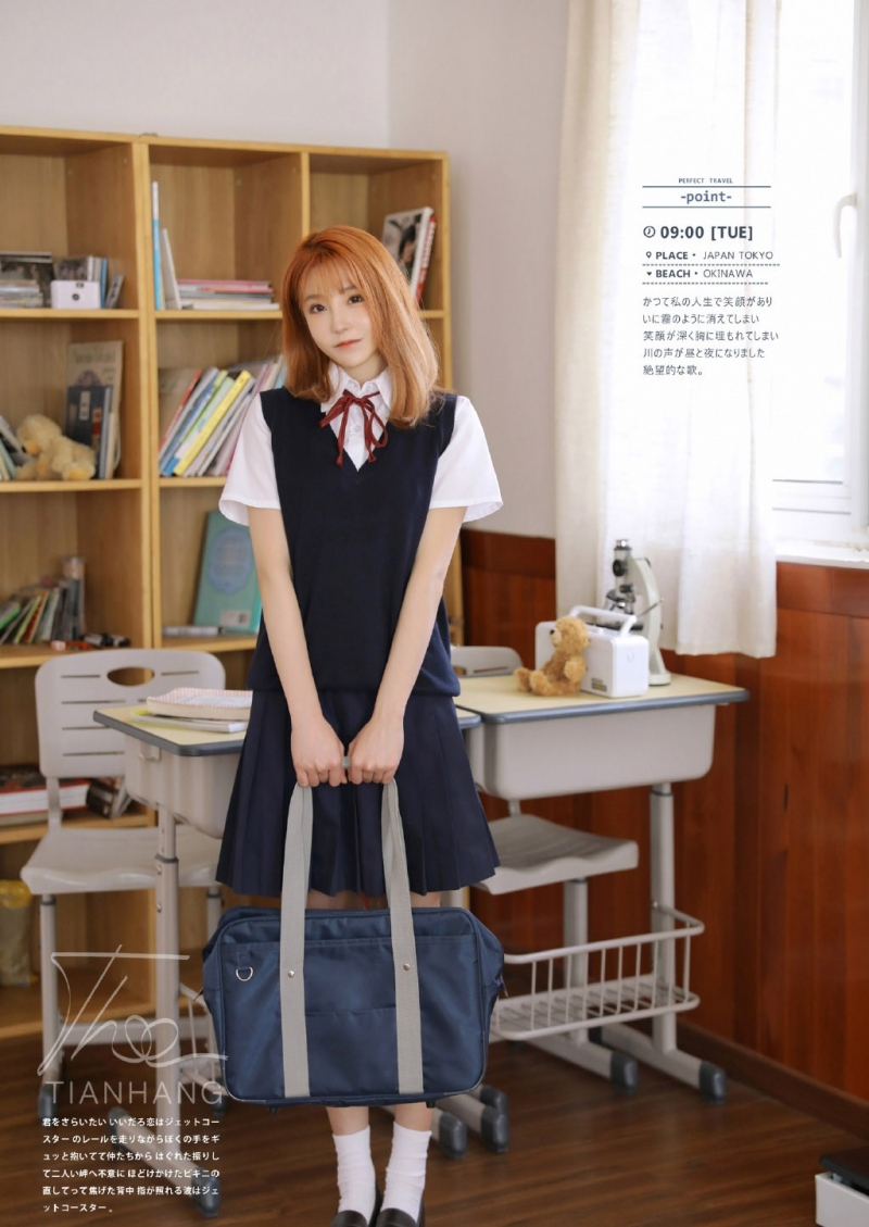 日系大学生明眸皓齿私房写真  第2张