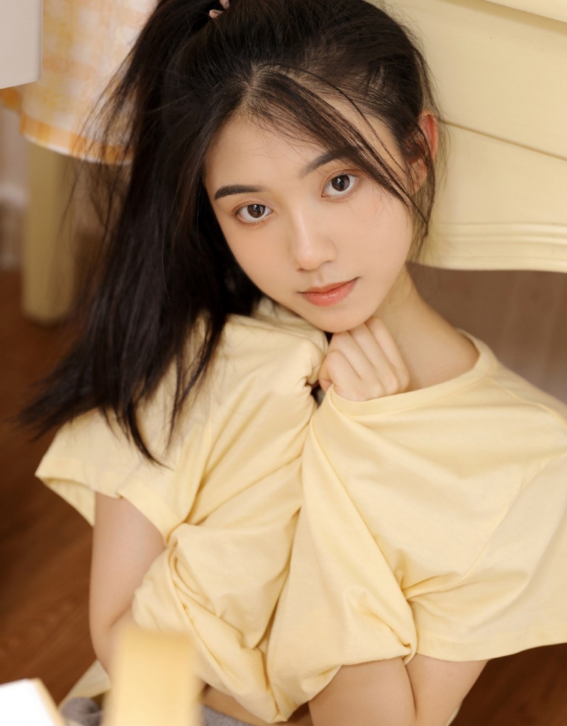 元气少女清纯可人青春明媚美女图片  第11张