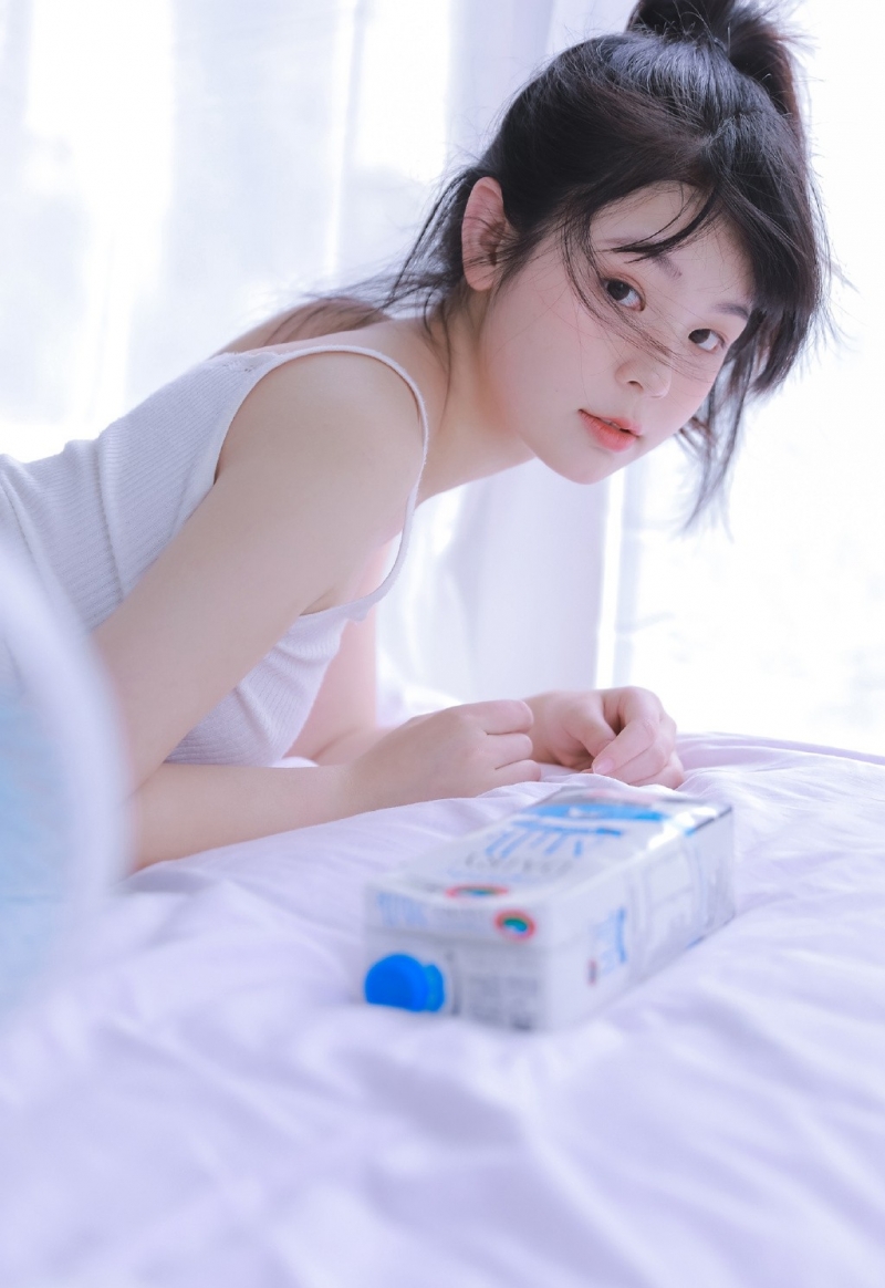 邻家小妹长得亭亭玉立漂亮美女照片  第6张