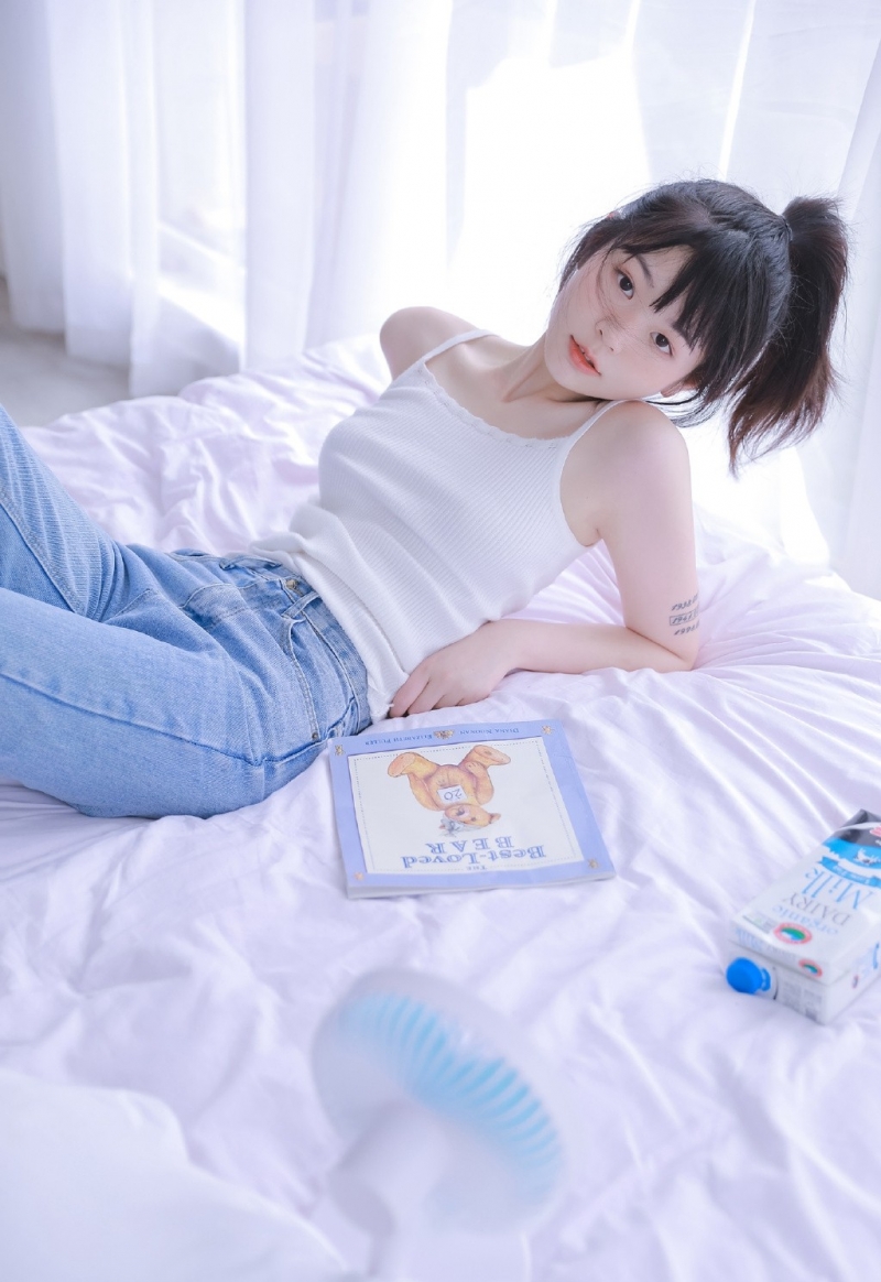 邻家小妹长得亭亭玉立漂亮美女照片  第7张