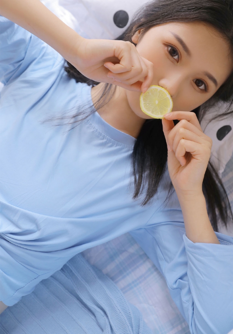 柠檬少女杏眼澄澈温柔无害女生照片  第1张