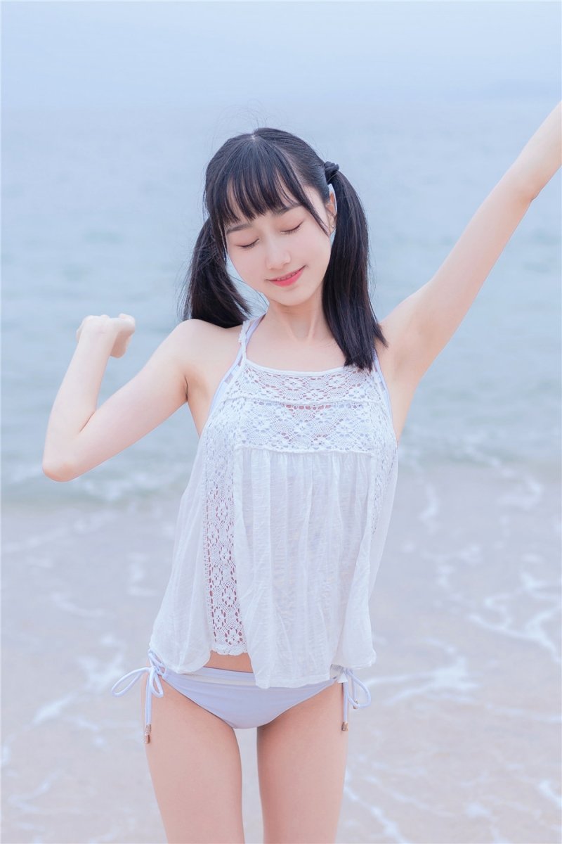 软萌妹子海边清纯写真合集  第9张