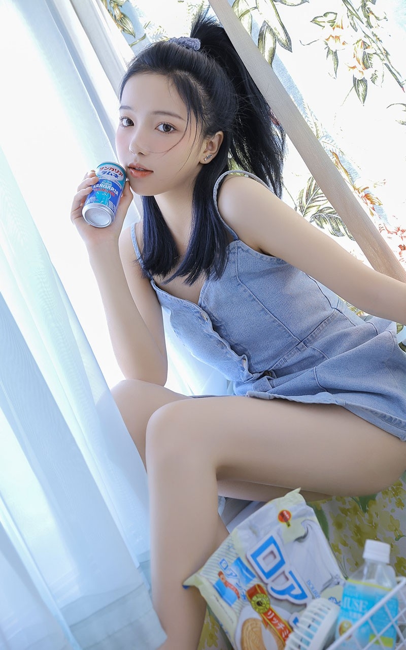 宅男女神肌肤莹白若雪气质出尘妹子图  第1张