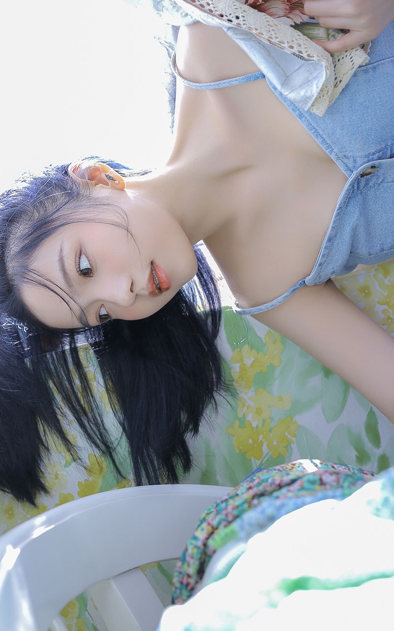 宅男女神肌肤莹白若雪气质出尘妹子图  第3张