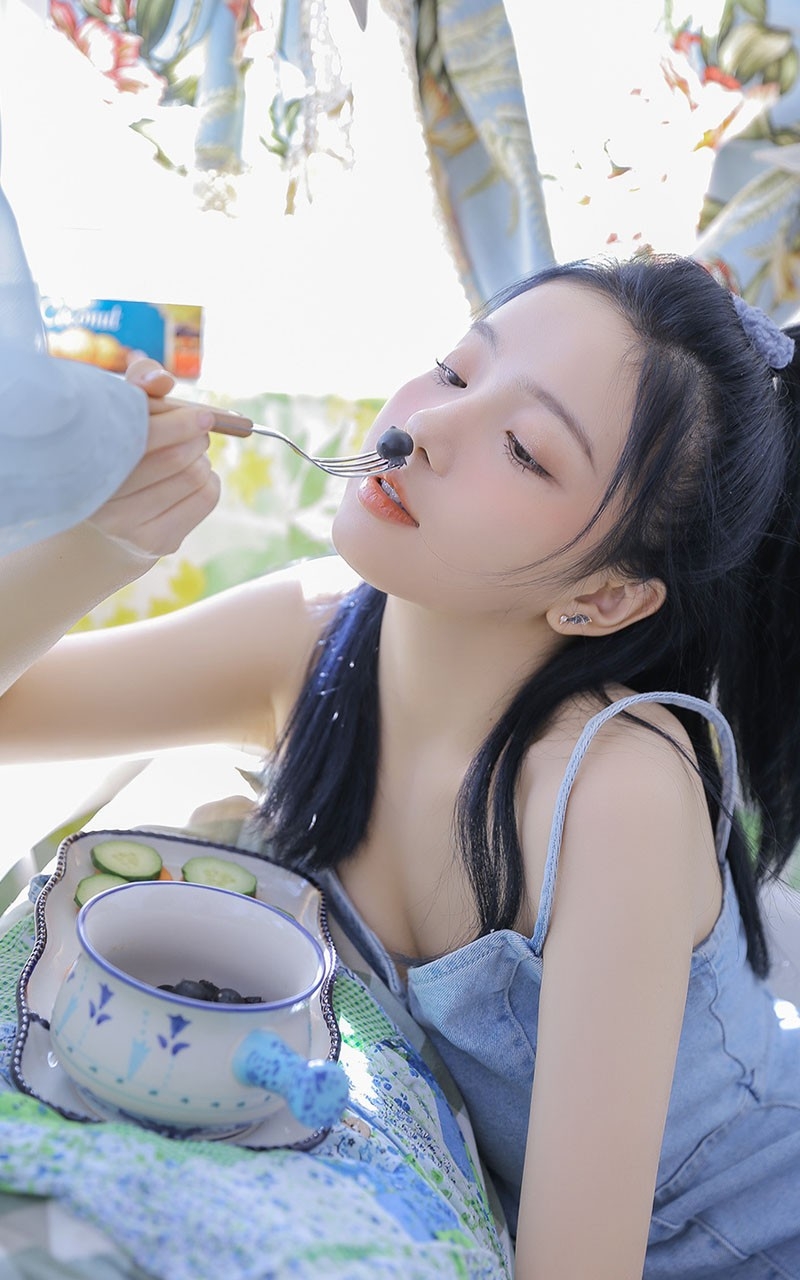 宅男女神肌肤莹白若雪气质出尘妹子图  第13张