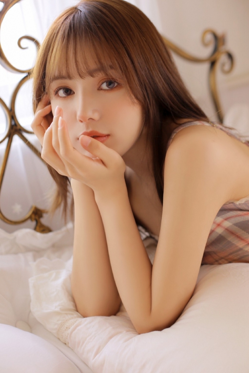 翘臀小美女床上千娇百媚写真摄影  第9张