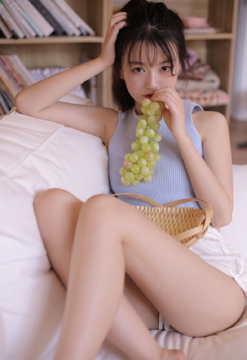 翘臀小美女长腿笔直清纯女生照片  第3张