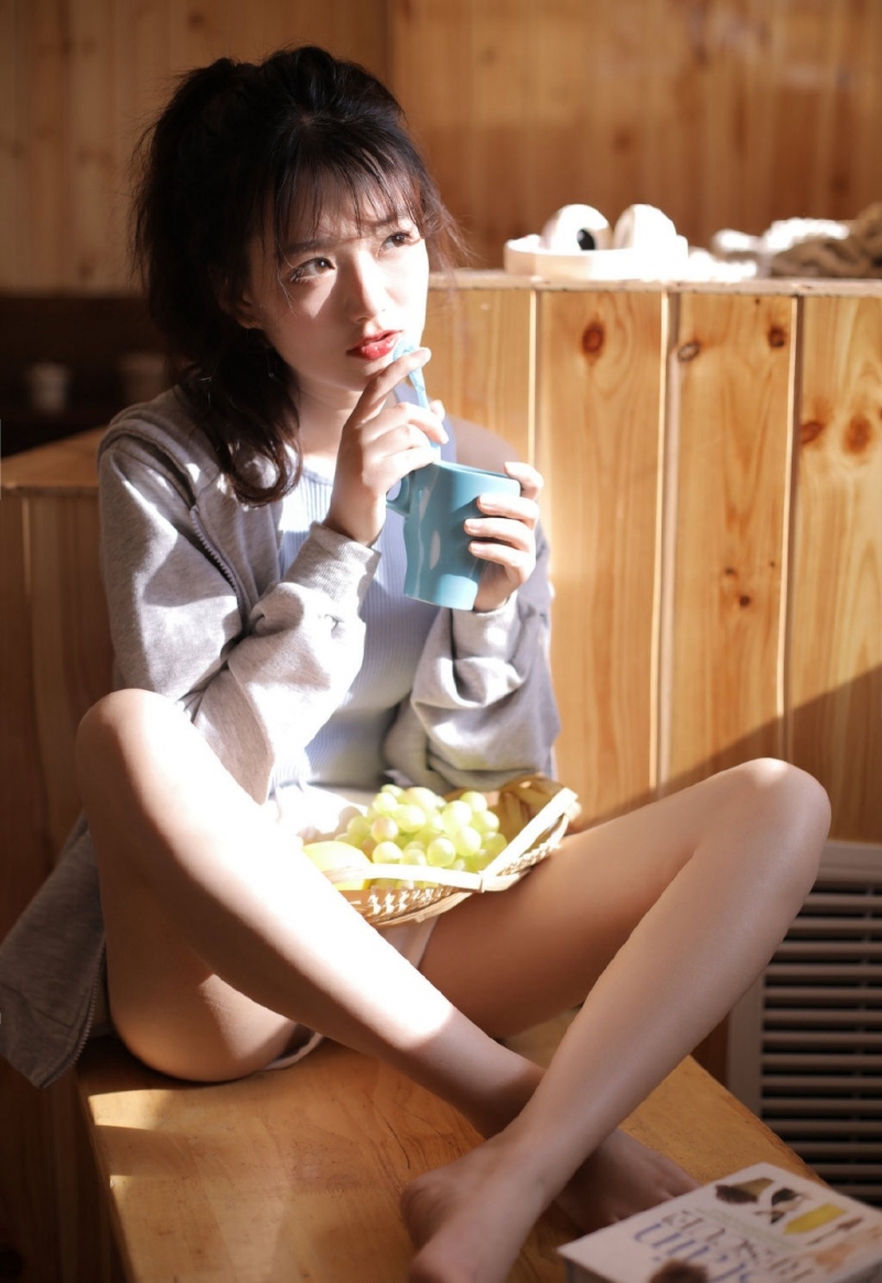 翘臀小美女长腿笔直清纯女生照片  第4张