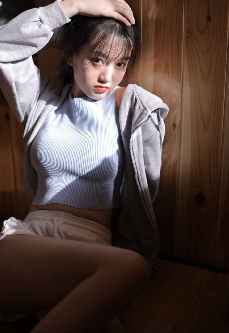 翘臀小美女长腿笔直清纯女生照片  第9张