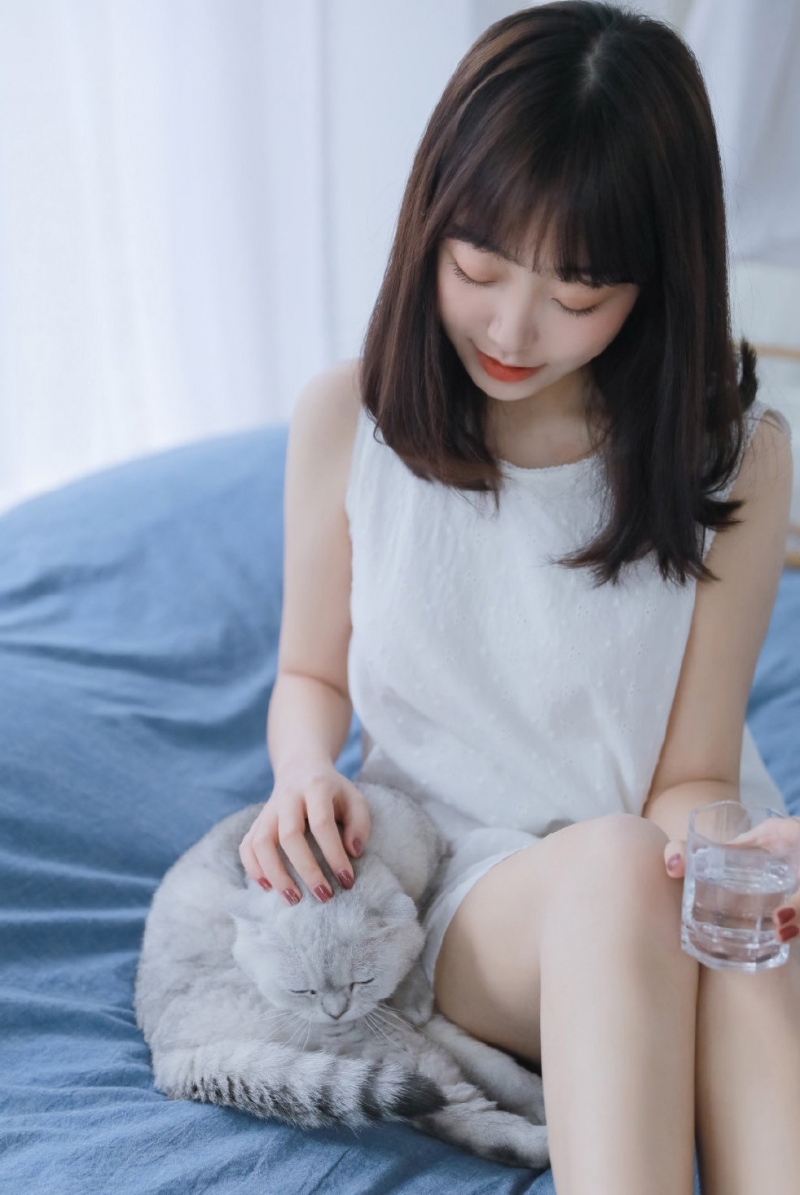 小姐姐肤白貌美小清新美女写真  第1张