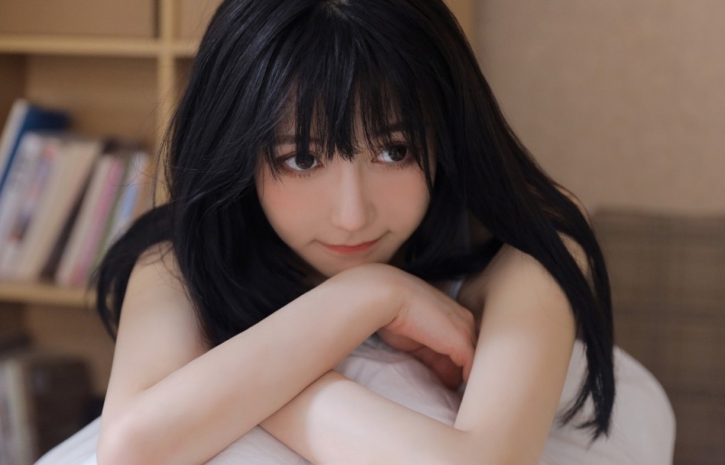 高甜少女香肩雪白莹润私房写真  第3张