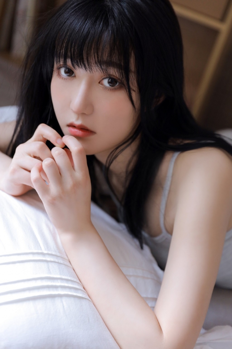 高甜少女香肩雪白莹润私房写真  第8张