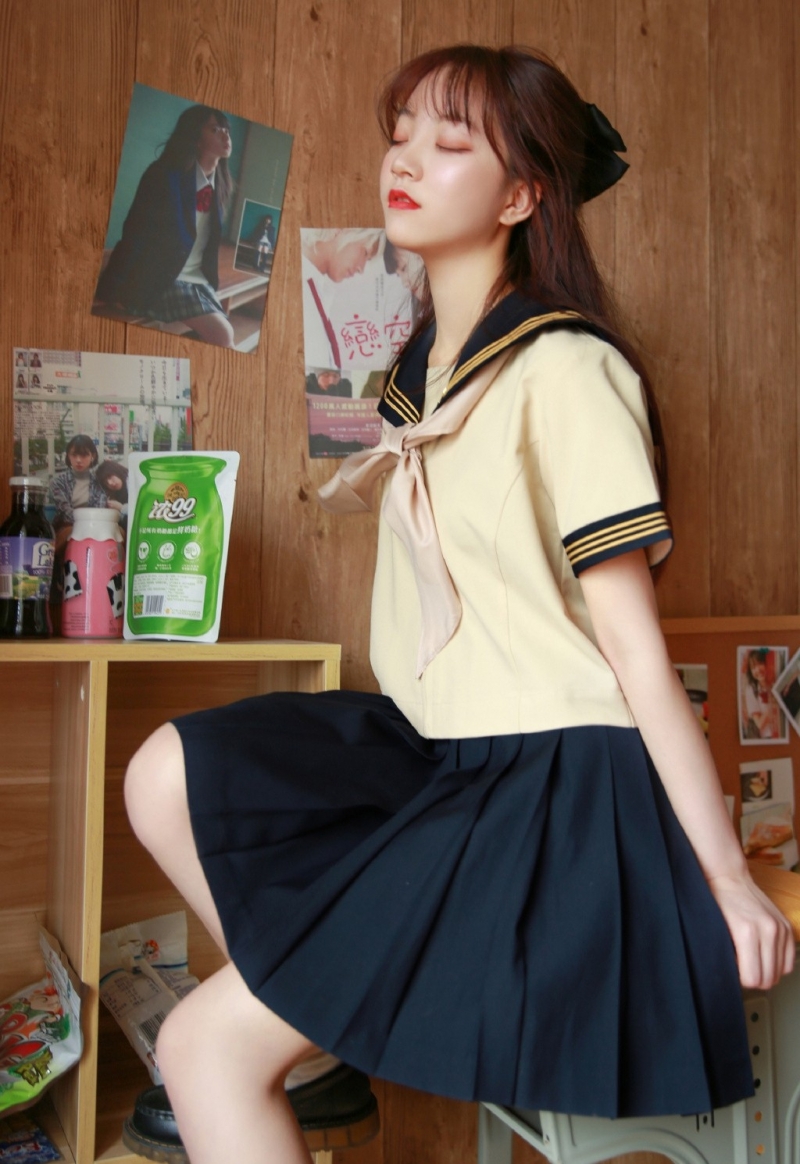 JK制服美女笑靥如花唯美写真集  第2张