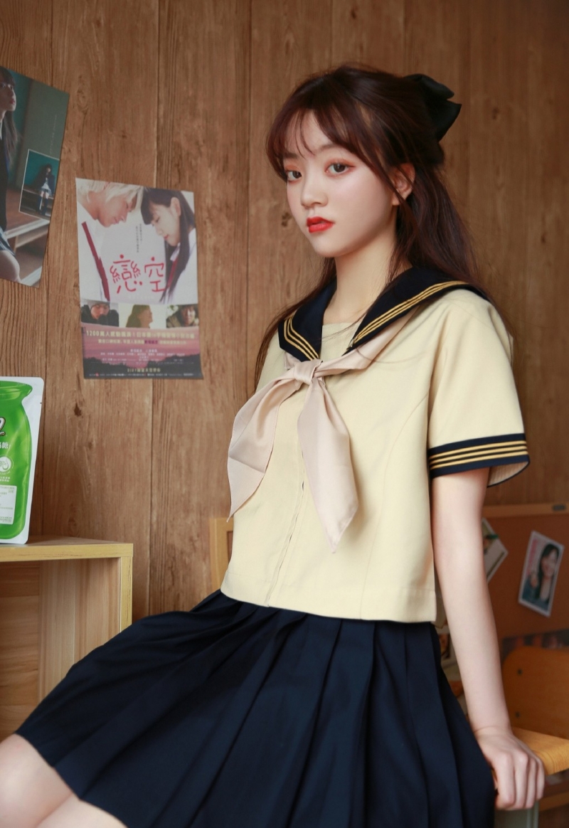 JK制服美女笑靥如花唯美写真集  第3张