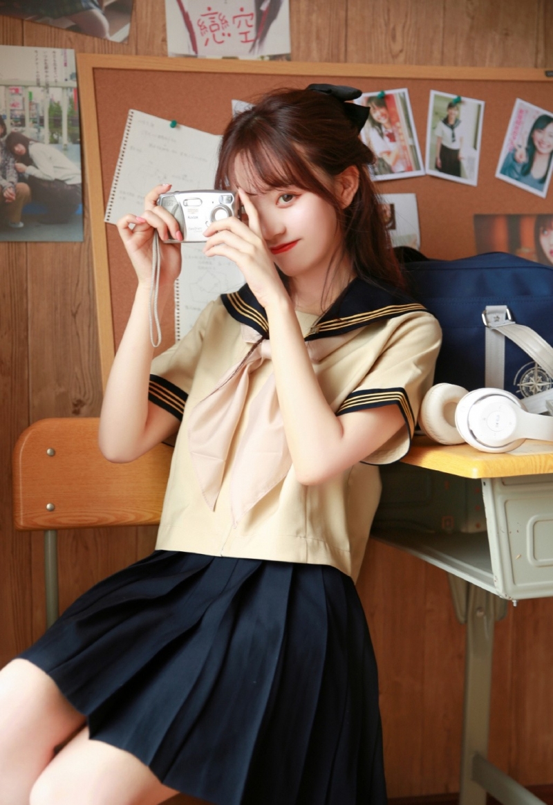 JK制服美女笑靥如花唯美写真集  第5张