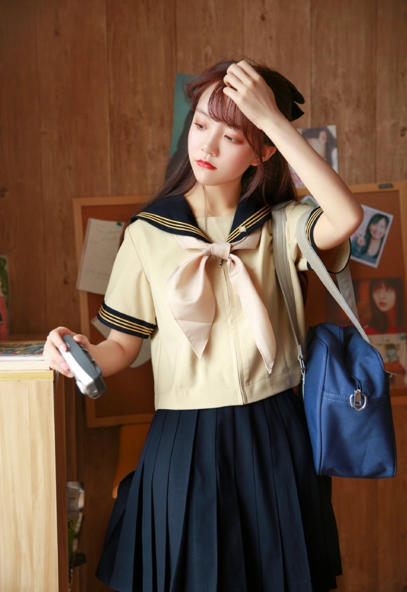 JK制服美女笑靥如花唯美写真集  第9张