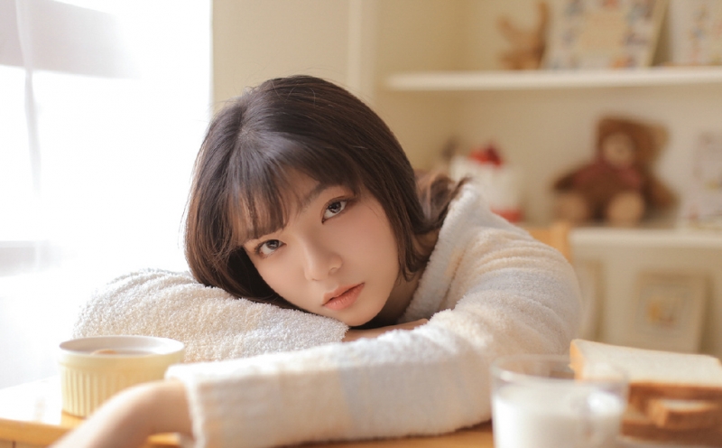 爱笑的女孩古灵精怪俏皮图片  第6张