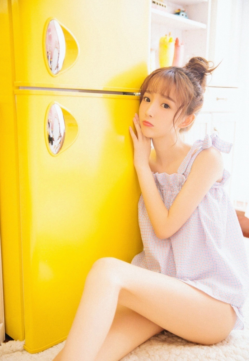 元气美少女俏皮惹火私拍  第1张