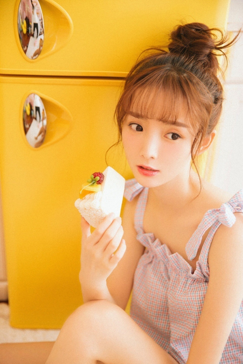 元气美少女俏皮惹火私拍  第2张