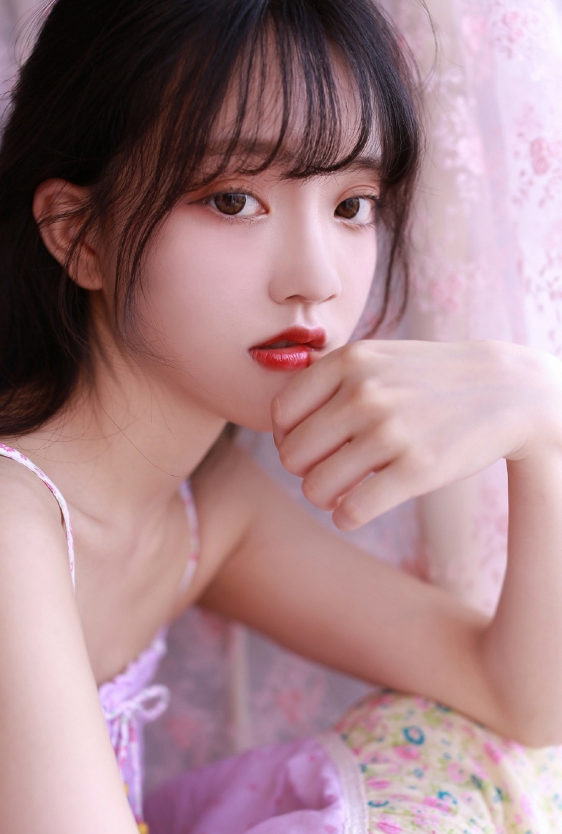 大眼美女眼神干净澄澈撩人艺术写真  第8张