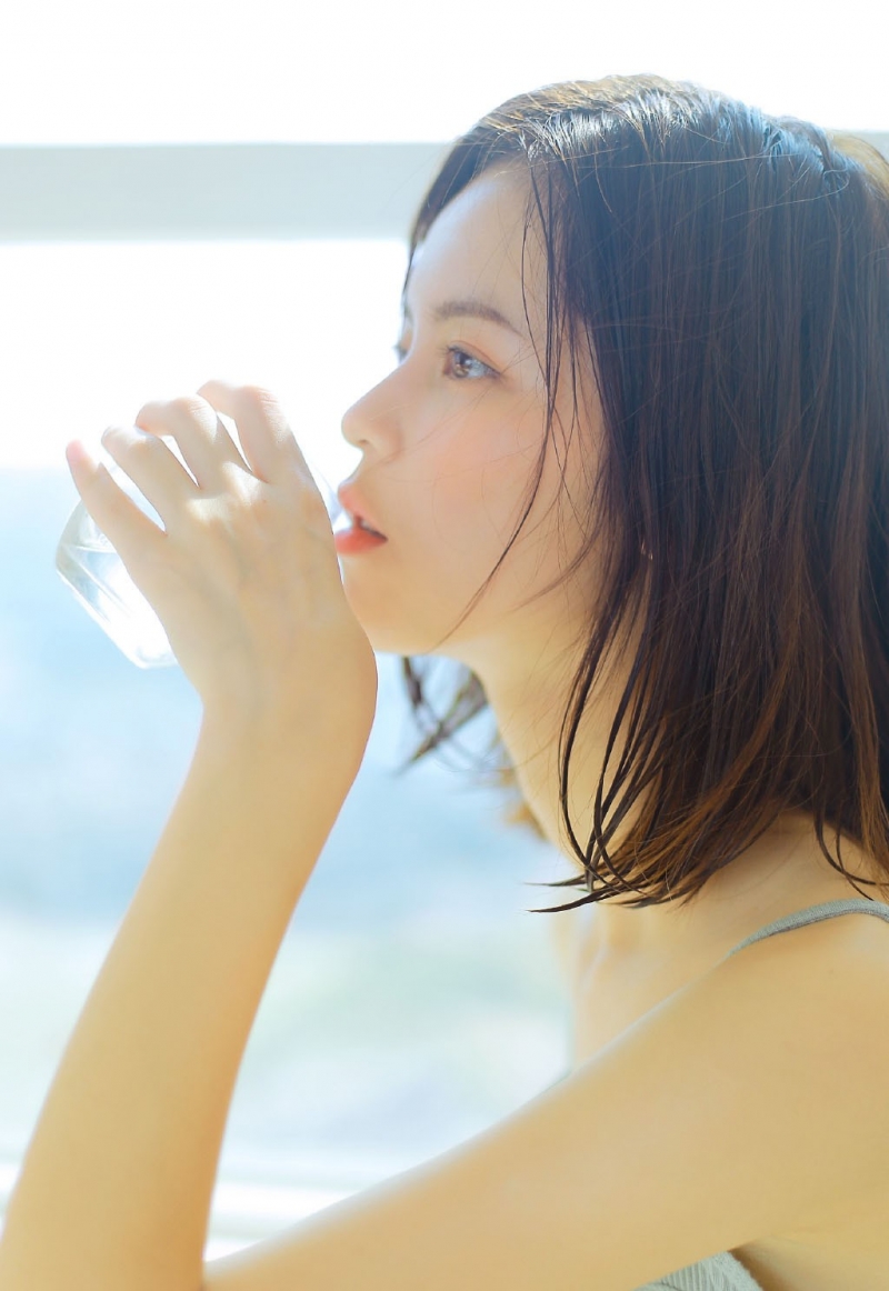 极品俏佳人明媚动人私房摄影  第2张