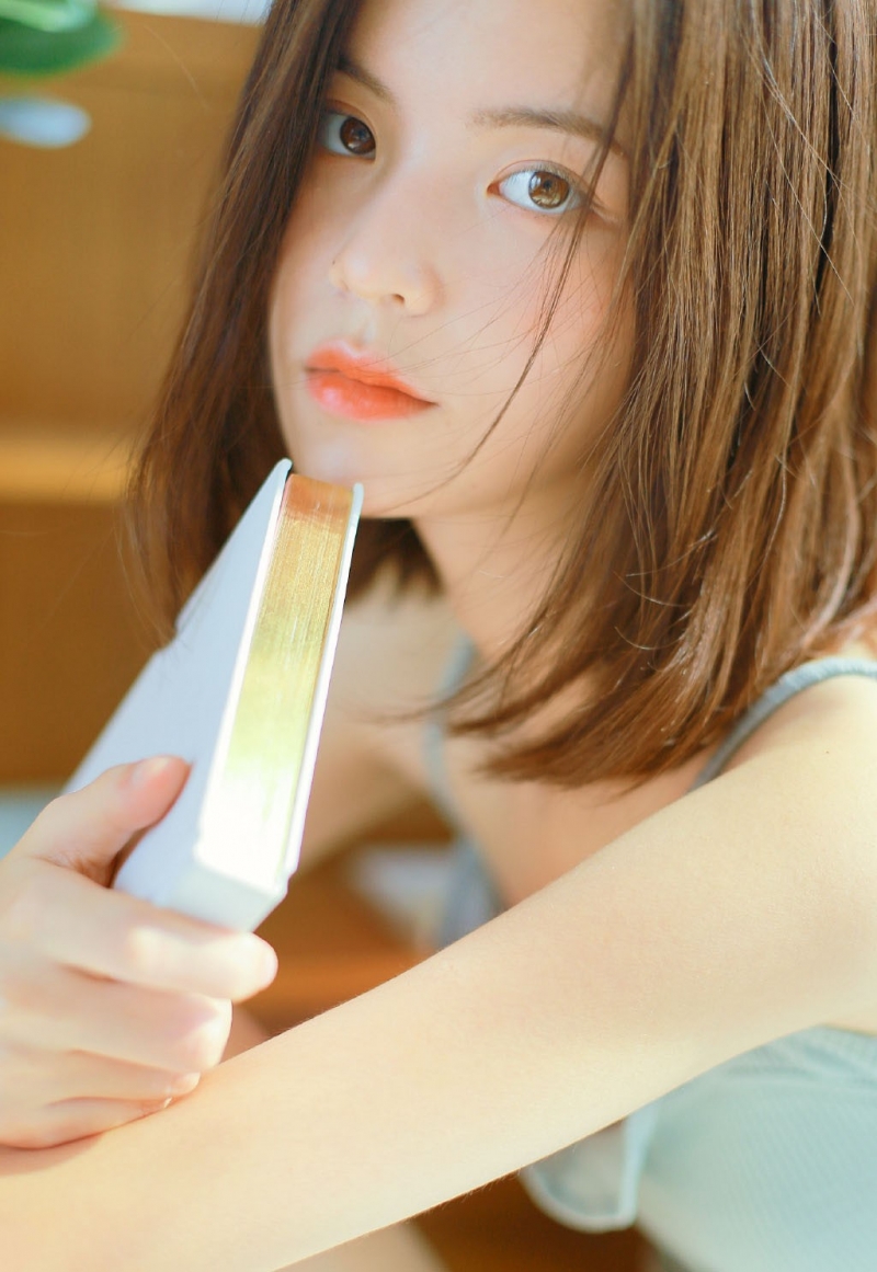 极品俏佳人明媚动人私房摄影  第3张