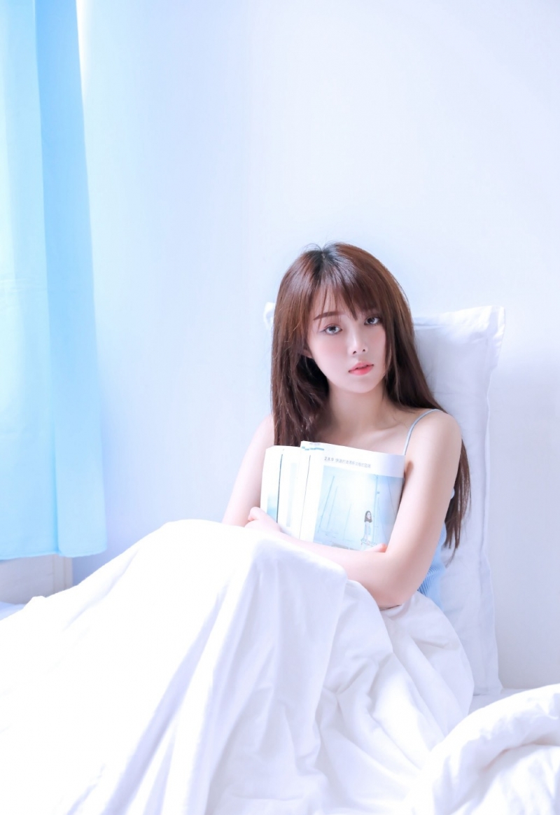 倾城尤物香肩细嫩光滑妹子图  第2张