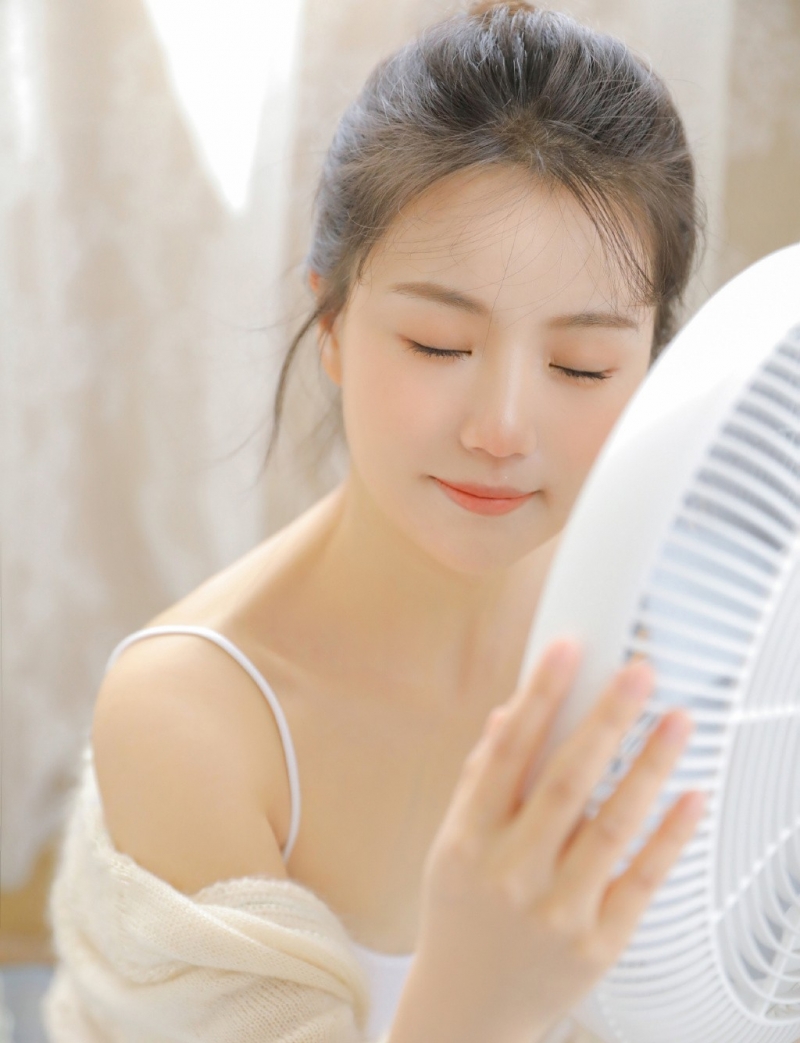 漂亮小姑娘青春靓丽街拍摄影  第5张