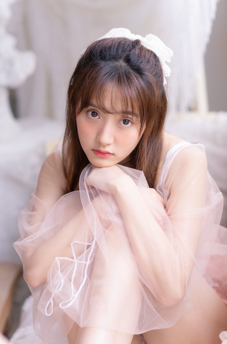 温婉小女人香肩雪白细腻惹火私拍  第6张