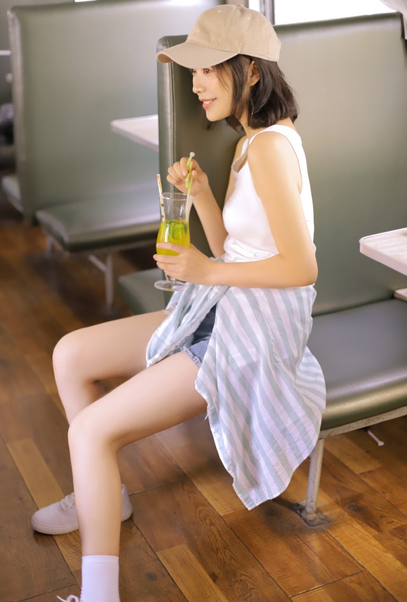 元气美女活力满满小清新图片  第3张