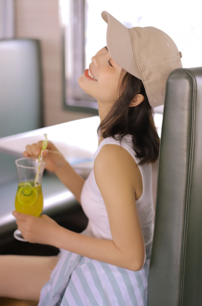 元气美女活力满满小清新图片  第8张