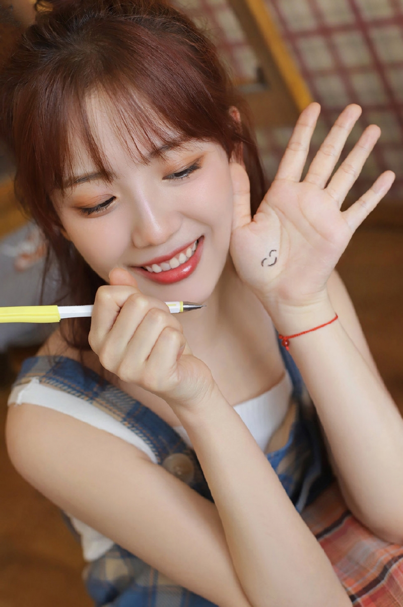 养眼小妹夏日清甜可爱图片  第4张