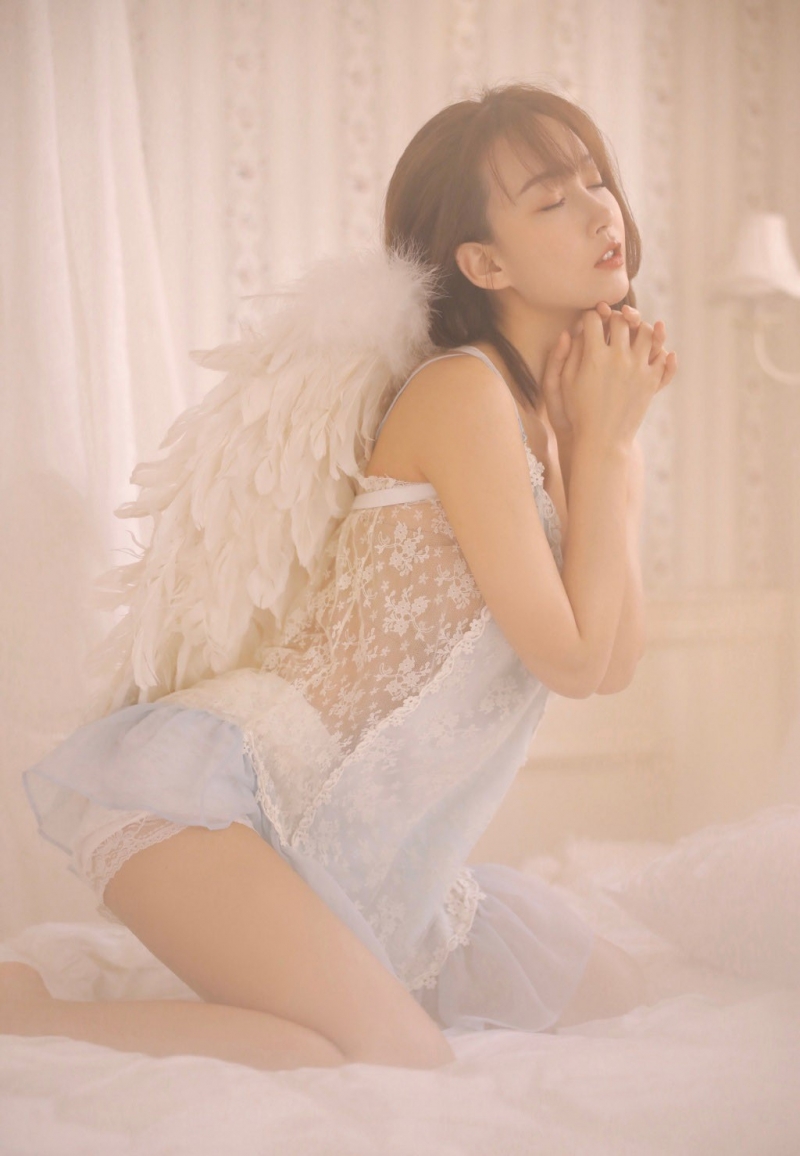 蕾丝美女肌肤雪白撩人写真集  第4张