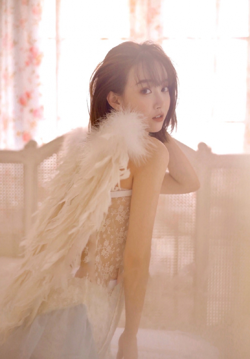 蕾丝美女肌肤雪白撩人写真集  第9张