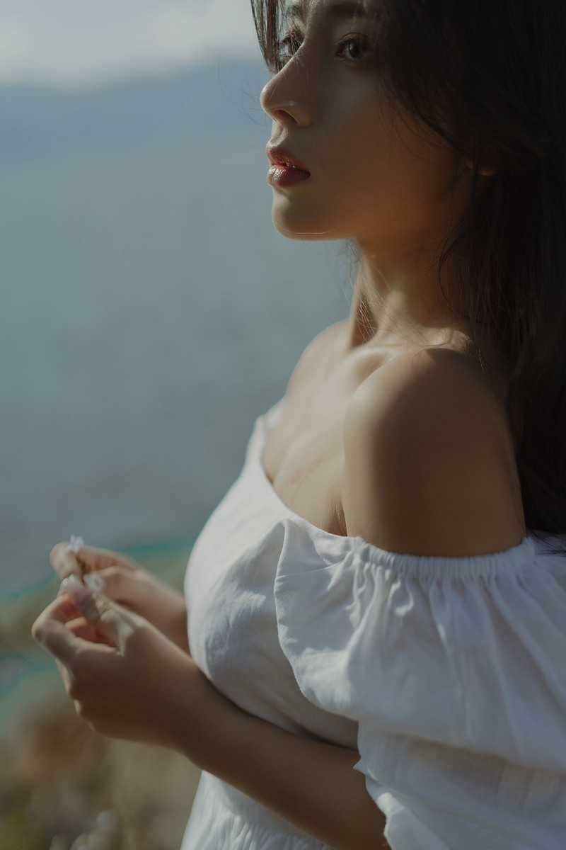 文艺少女户外唯美养眼写真  第5张