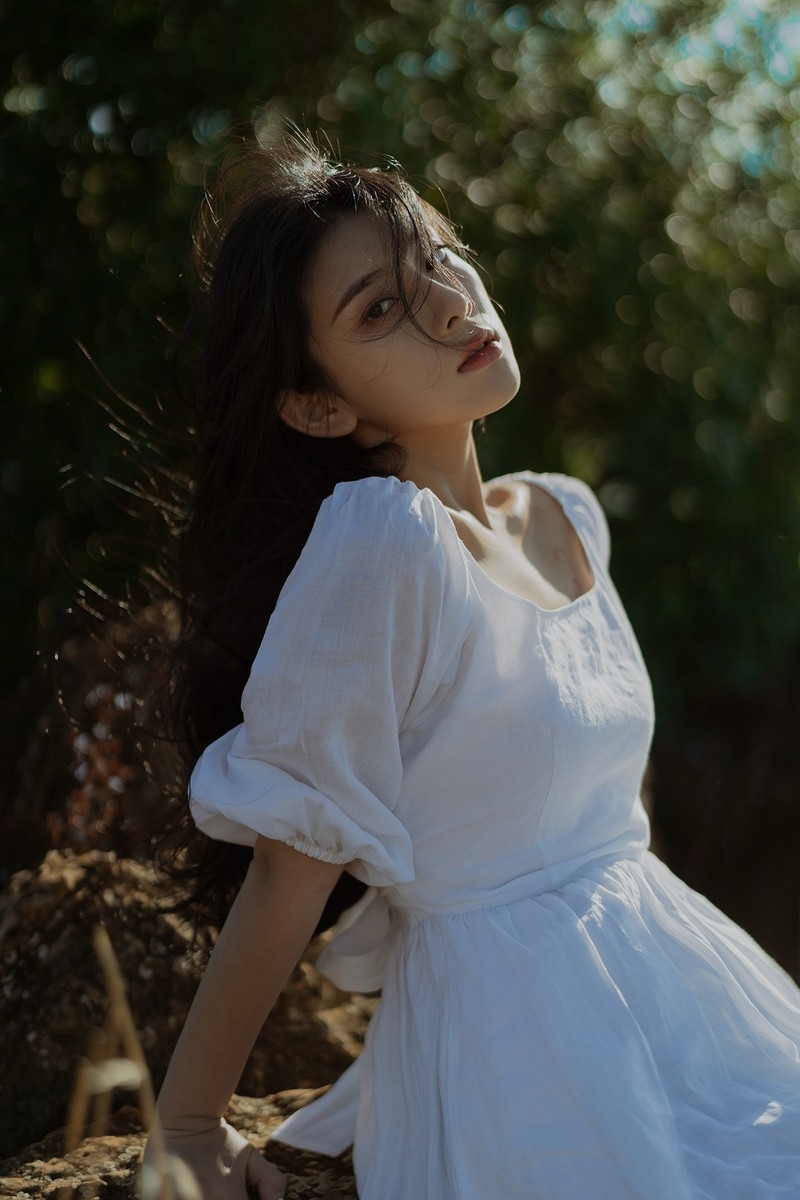 文艺少女户外唯美养眼写真  第6张