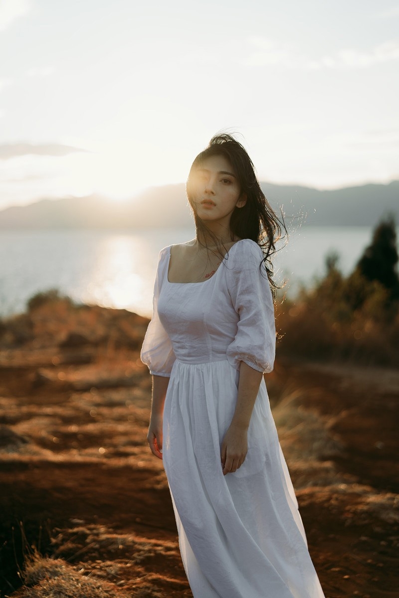 文艺少女户外唯美养眼写真  第8张