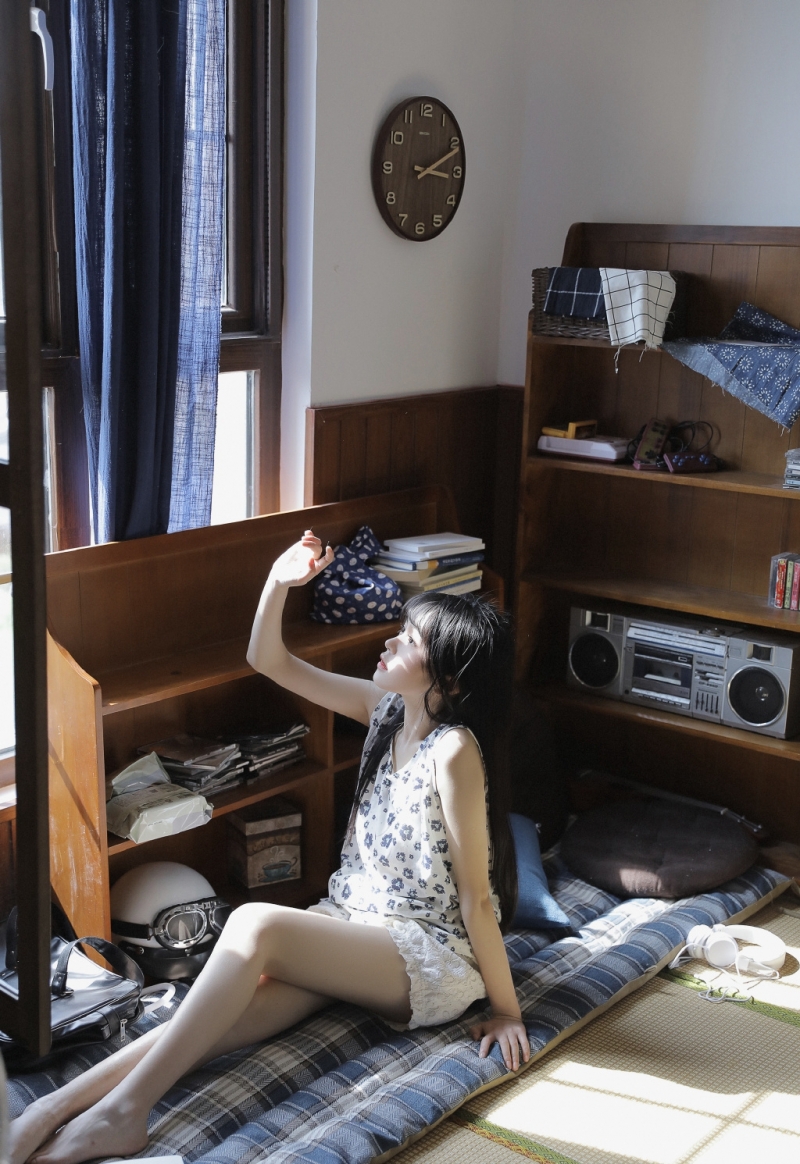 牛奶肌美眉宛若天使干净美女图片  第2张