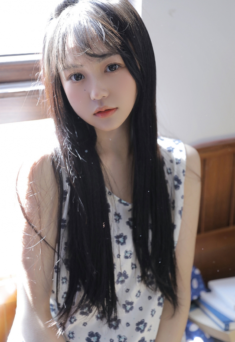 牛奶肌美眉宛若天使干净美女图片  第7张