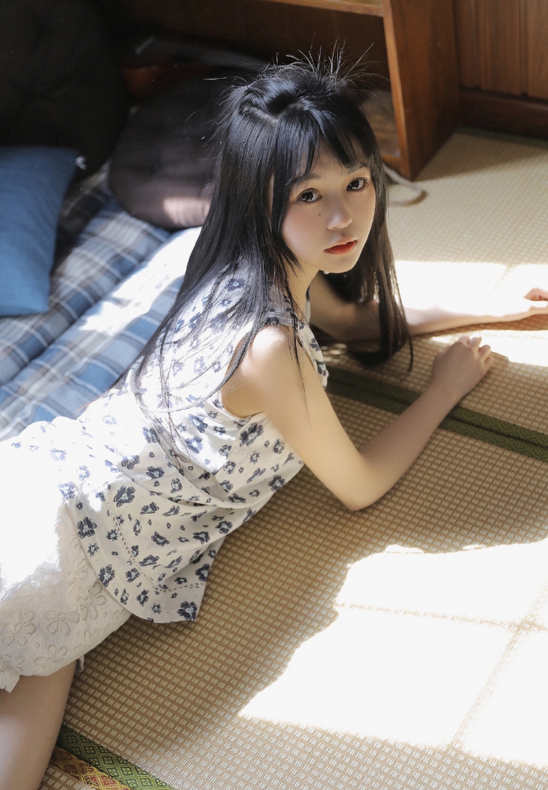 牛奶肌美眉宛若天使干净美女图片  第8张