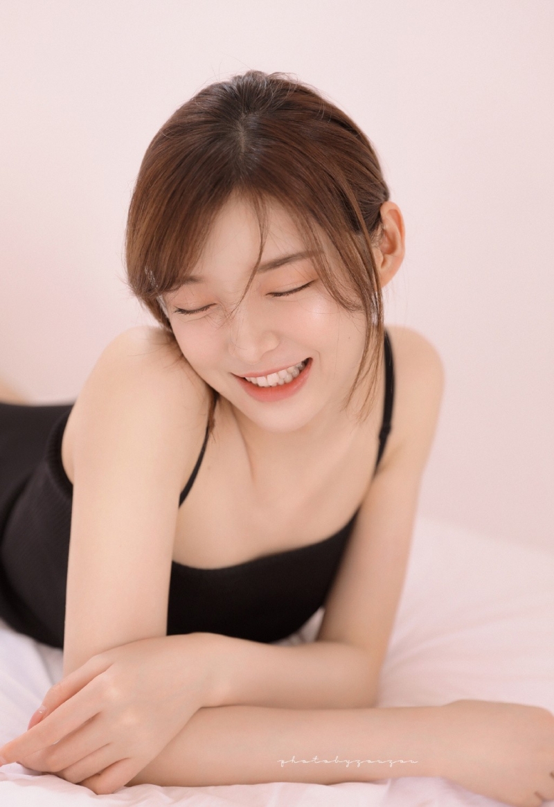 锁骨精致的极品美人性感美女图片  第3张