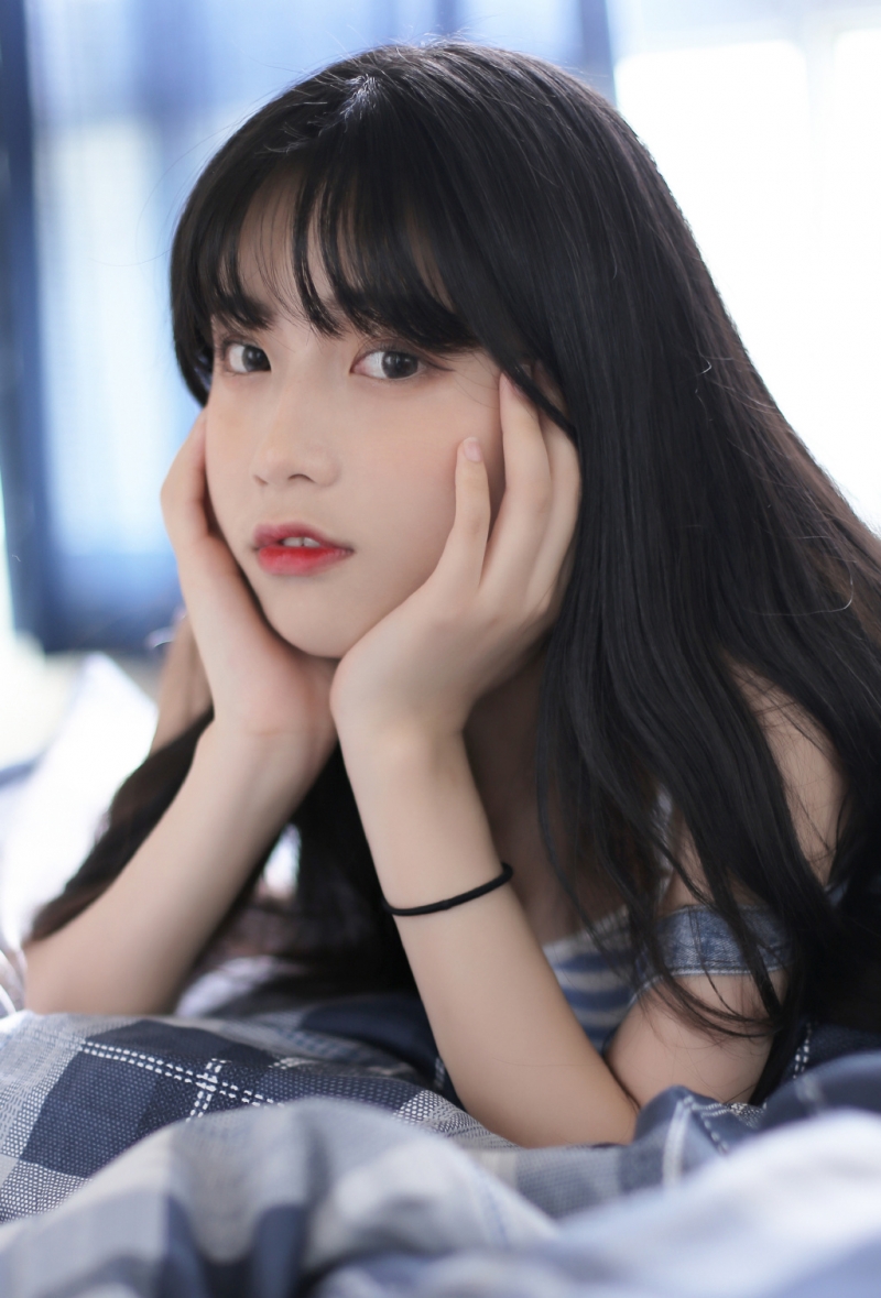 90后女孩长得亭亭玉立漂亮私拍  第6张