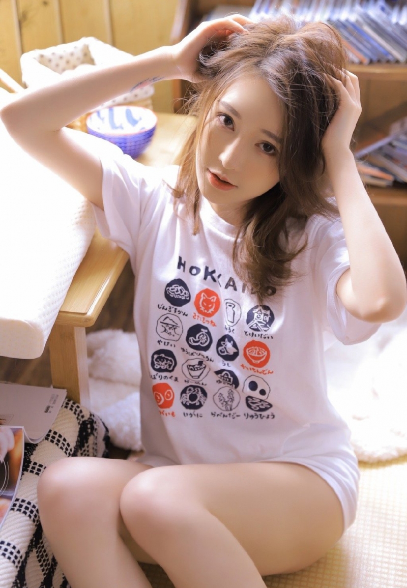 长腿美少女杏眼澄澈女生照片  第7张