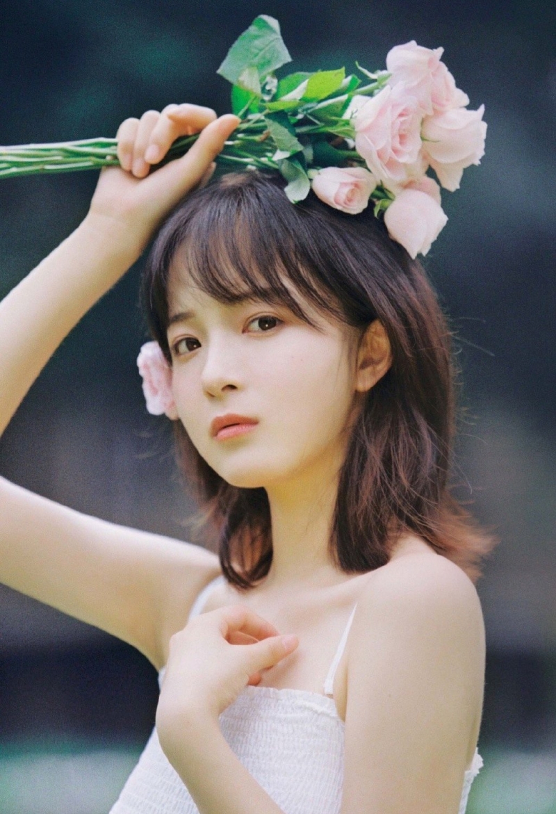 日系妹子气质清新吊带美女写真  第4张